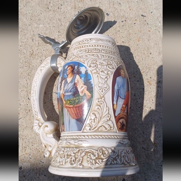 1998  Anheiser Bush old world heretage beerstein - Picture 2 of 4